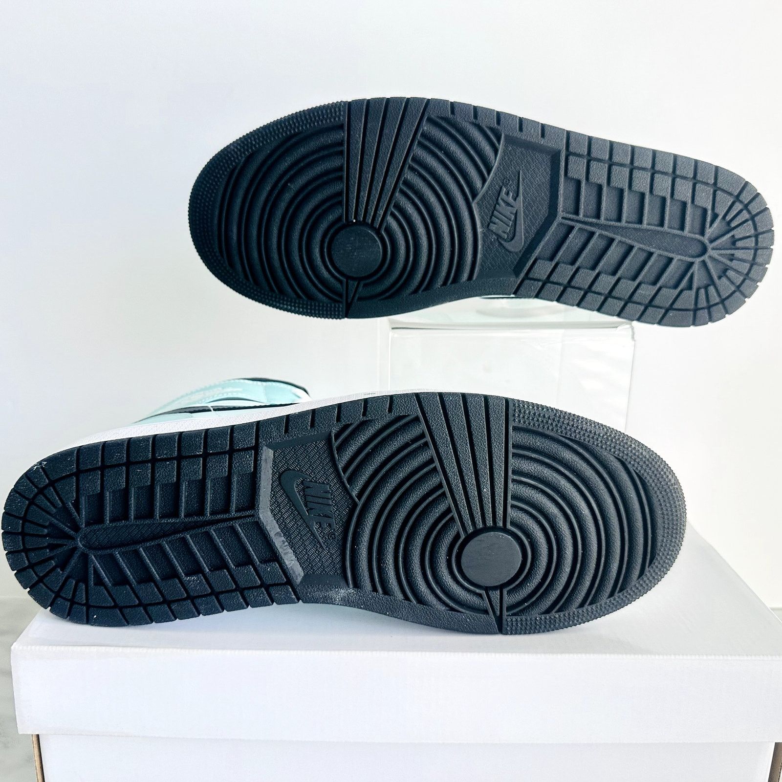 Nike Nike Womens Air Jordan 1 Mid Light Dew/Teal Mint/Noir 12 NEW Size US 12 / IT 42 - 7 Thumbnail