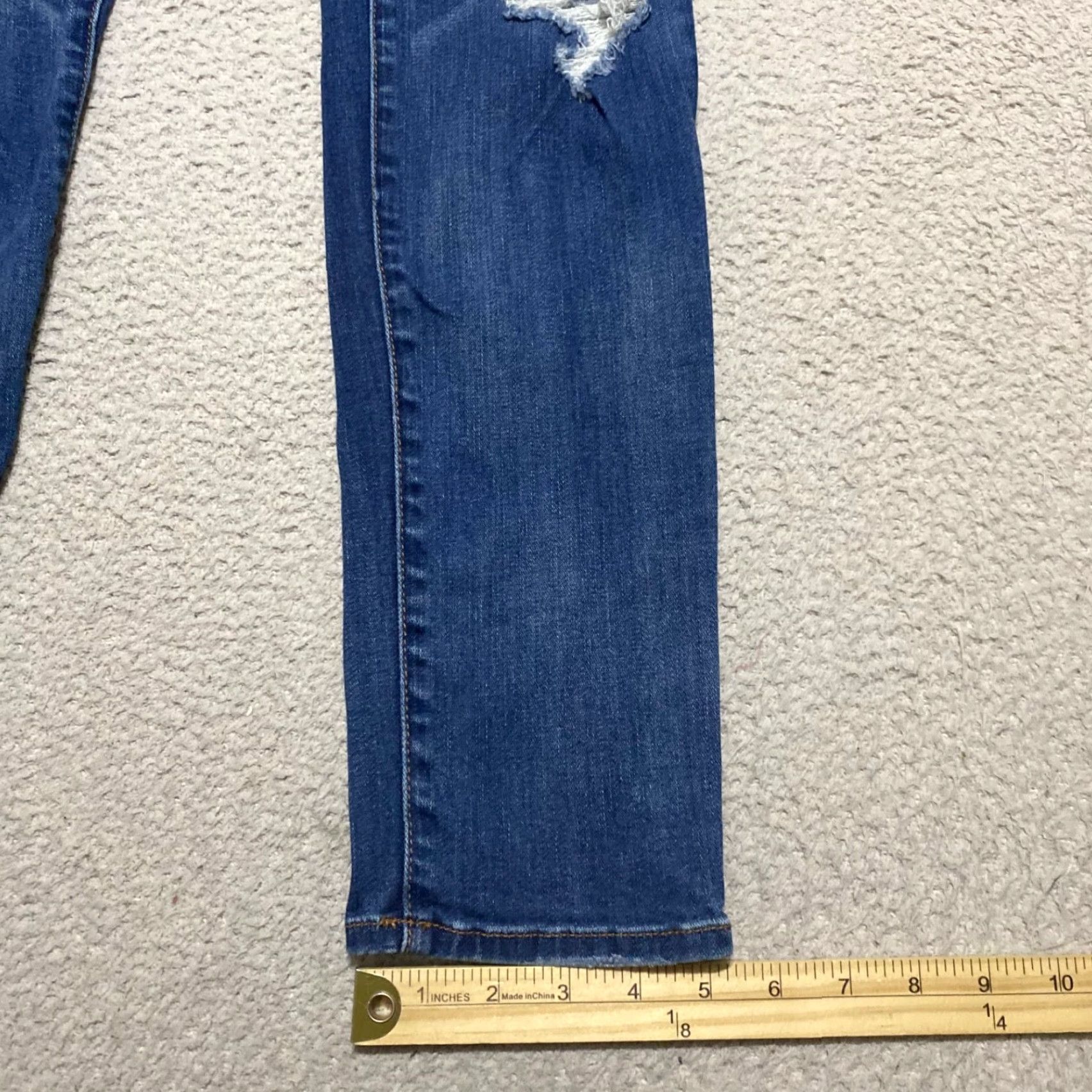 American Eagle Outfitters American Eagle Outfitters Jeans Womens 2 Blue Denim Dark Wash Distressed Skinny Low Rise Color Blue 5-Pocket Stretch Size 26" / US 2 / IT 38 - 5 Thumbnail