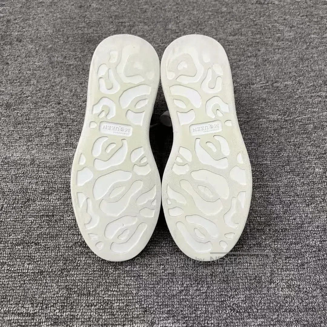 Alexander McQueen Alexander McQueen White Black Tail Sneakers. Size US 5 / IT 35 - 5 Thumbnail