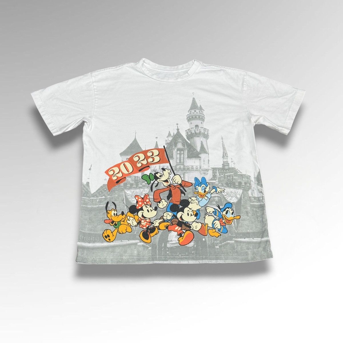 Disney Disney 2023 Mickey and Friends Disneyland Tee Size US S / EU 44-46 / 1 - 1 Thumbnail