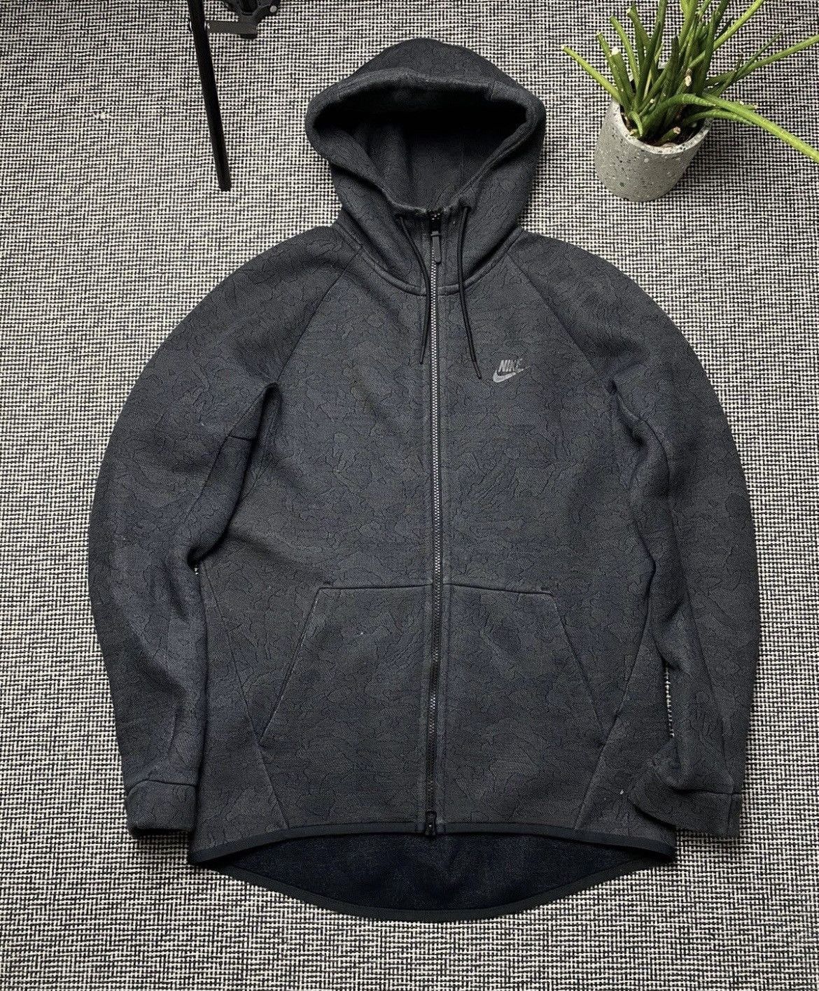 Nike Nike Tech Fleece Zip Hoodie Size US L / EU 52-54 / 3 - 1 Thumbnail