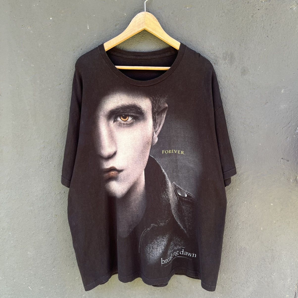 Vintage Thrashed Faded Vintage 2012 Twilight Saga Breaking Dawn Tee Size US XXL / EU 58 / 5 - 1 Thumbnail