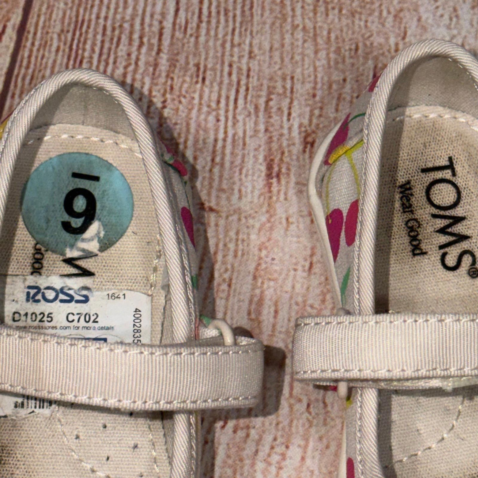 Toms TOMS Kids Cherry Print Mary Jane Shoes Size 6 Size US 6 / IT 36 - 4 Thumbnail