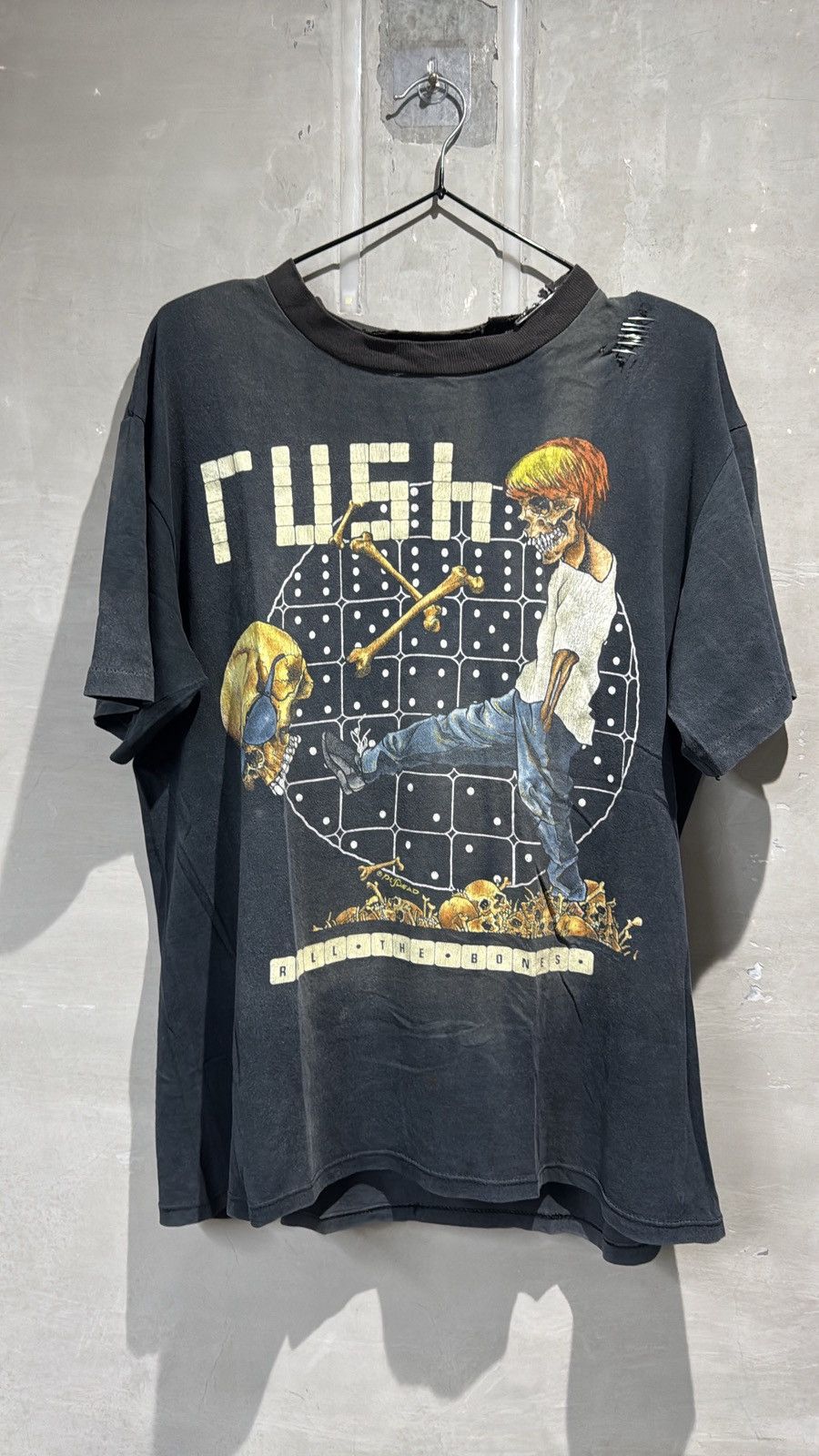 Band Tees Vintage 1991 Band Tee Rush Roll The Bones Heavily Distressed Size US L / EU 52-54 / 3 - 1 Thumbnail