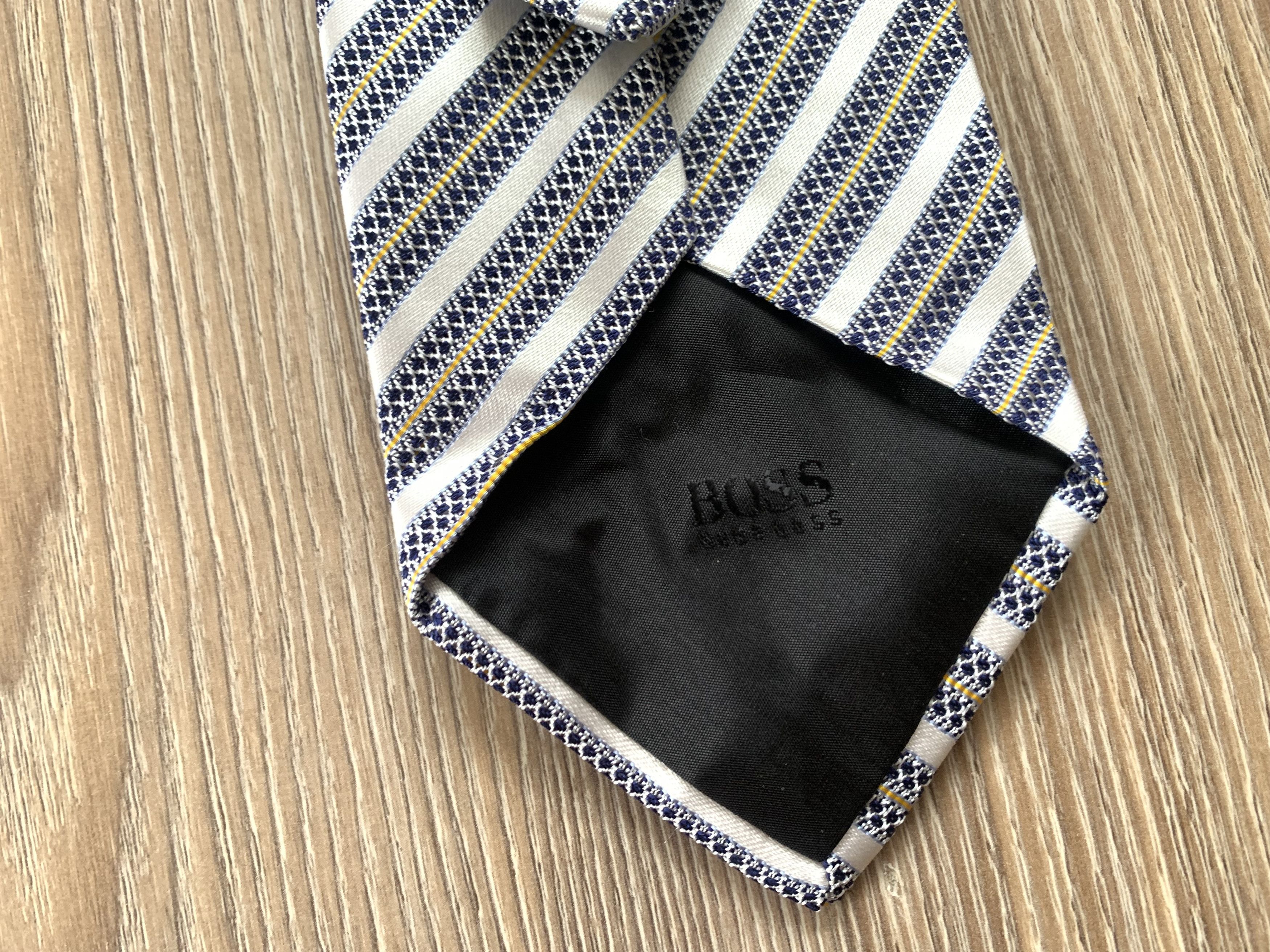 Hugo Boss Hugo Boss White Striped Silk Tie Size ONE SIZE - 7 Thumbnail