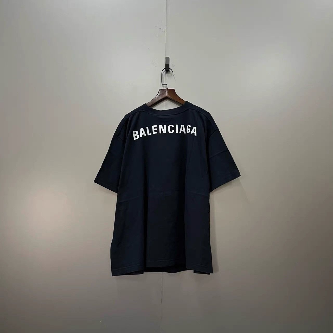 Balenciaga Balenciaga Navy Back Logo Printed Short Sleeve K28 Size US XS / EU 42 / 0 - 2 Thumbnail