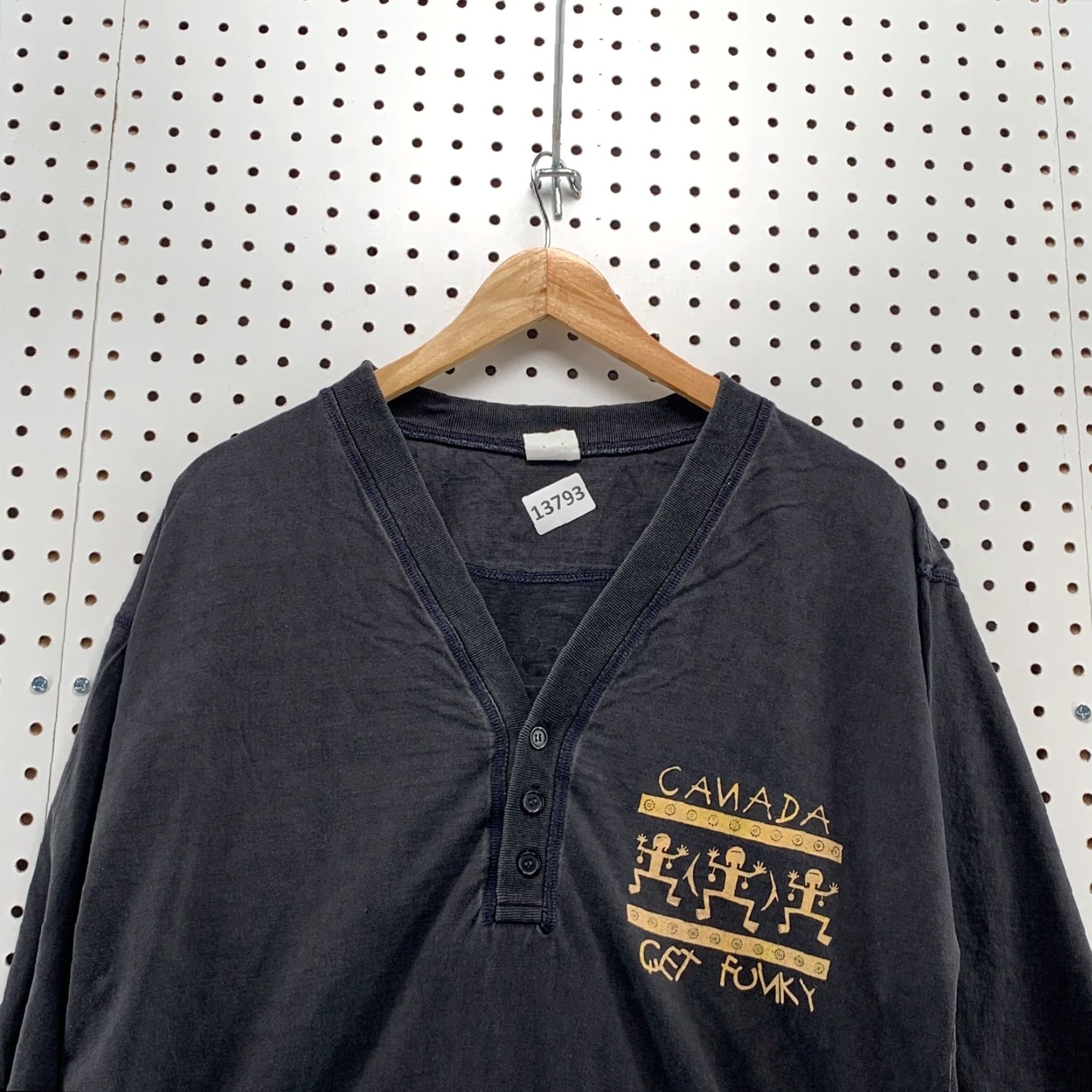 Vintage Canada Get Funky Niagara Funky Falls Black Long Sleeve 1/4 Button Henley Shirt L Size L / US 10 / IT 46 - 2 Thumbnail