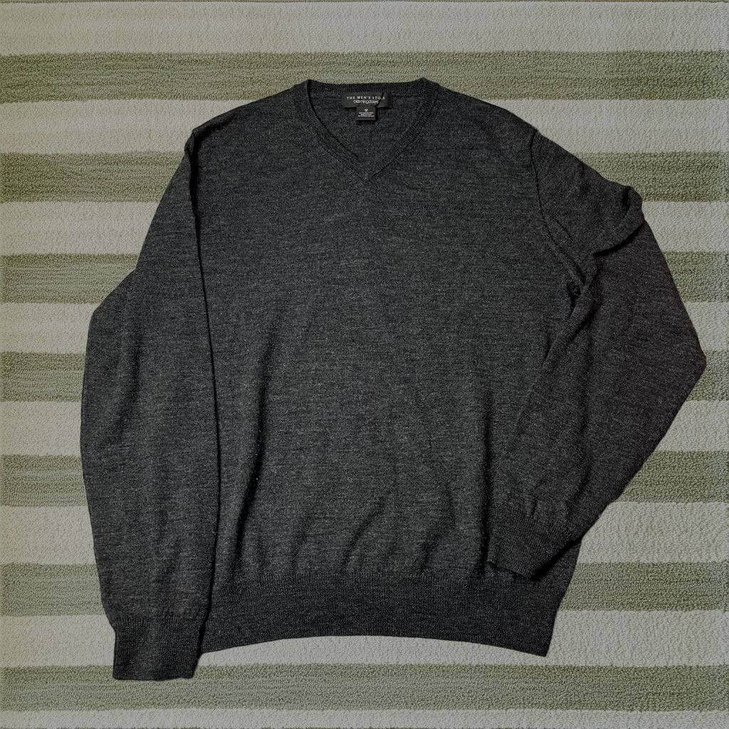 The Men's Store Bloomingdale's Sweater Mens Medium Gray Merino Wool V-Neck Long Sleeve Pullover, Men's