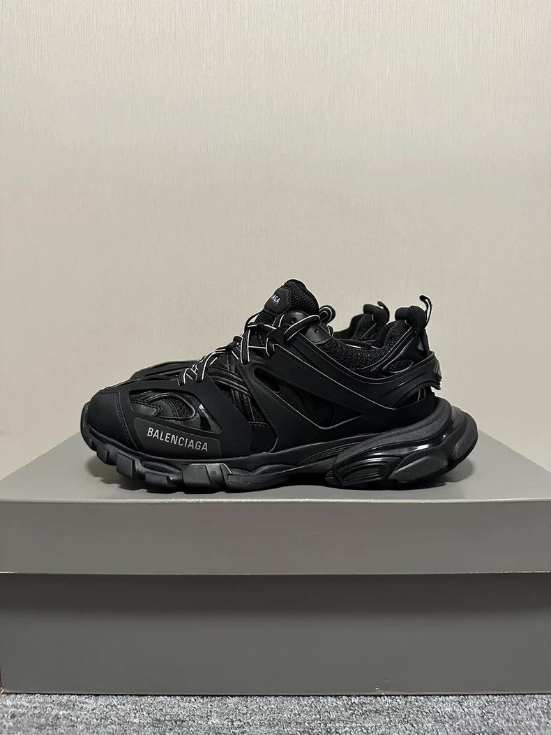 Balenciaga Balenciaga Track Shoes with Complete Accessories Set Size US 9 / EU 42 - 1 Thumbnail
