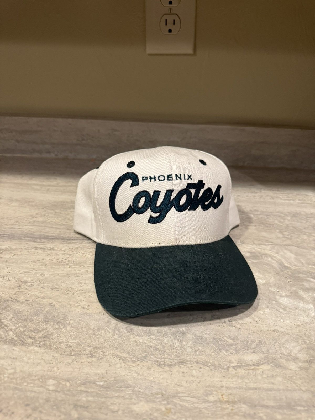 NHL Vintage 90’s NHL Arizona Phoenix Coyotes Hat rare script vtg Size ONE SIZE - 1 Thumbnail