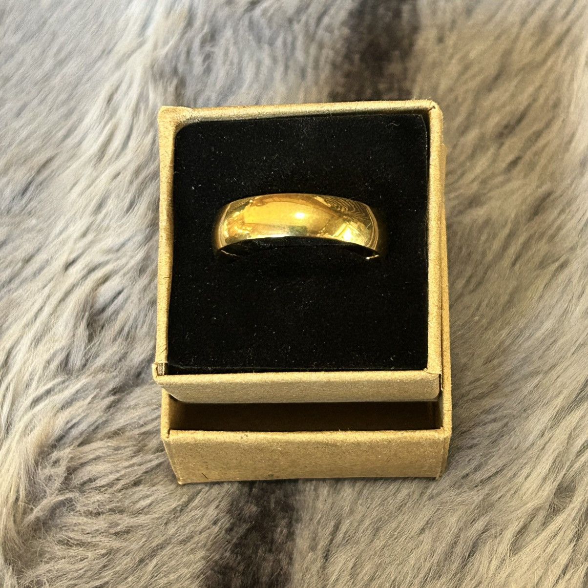 Jewelry Men’s 6mm 18kt gold plated stainless steel band ring NIB 12 Size ONE SIZE - 1 Thumbnail