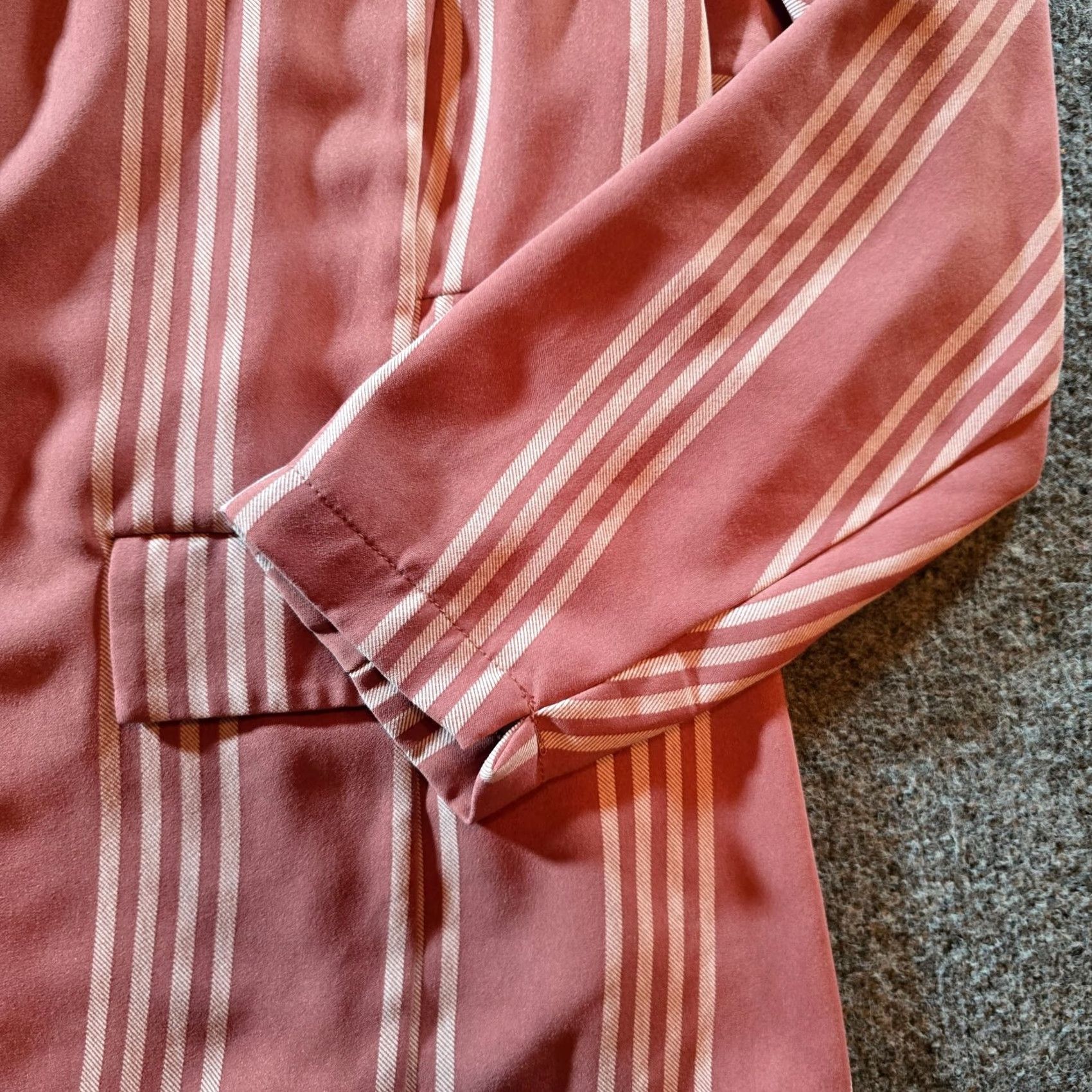 Torrid Torrid Blazer Women 2X Pink White Striped Long Sleeve Casual Career Classic Blazer (Plus) Size XXL / US 16-18 / IT 52-54 - 4 Thumbnail