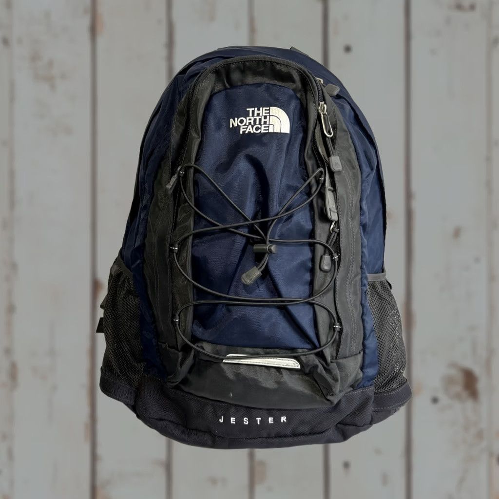 north face flag vintage backpack The Borealis Black/ TNF Black This is the Borealis. The North Face "International" 2017