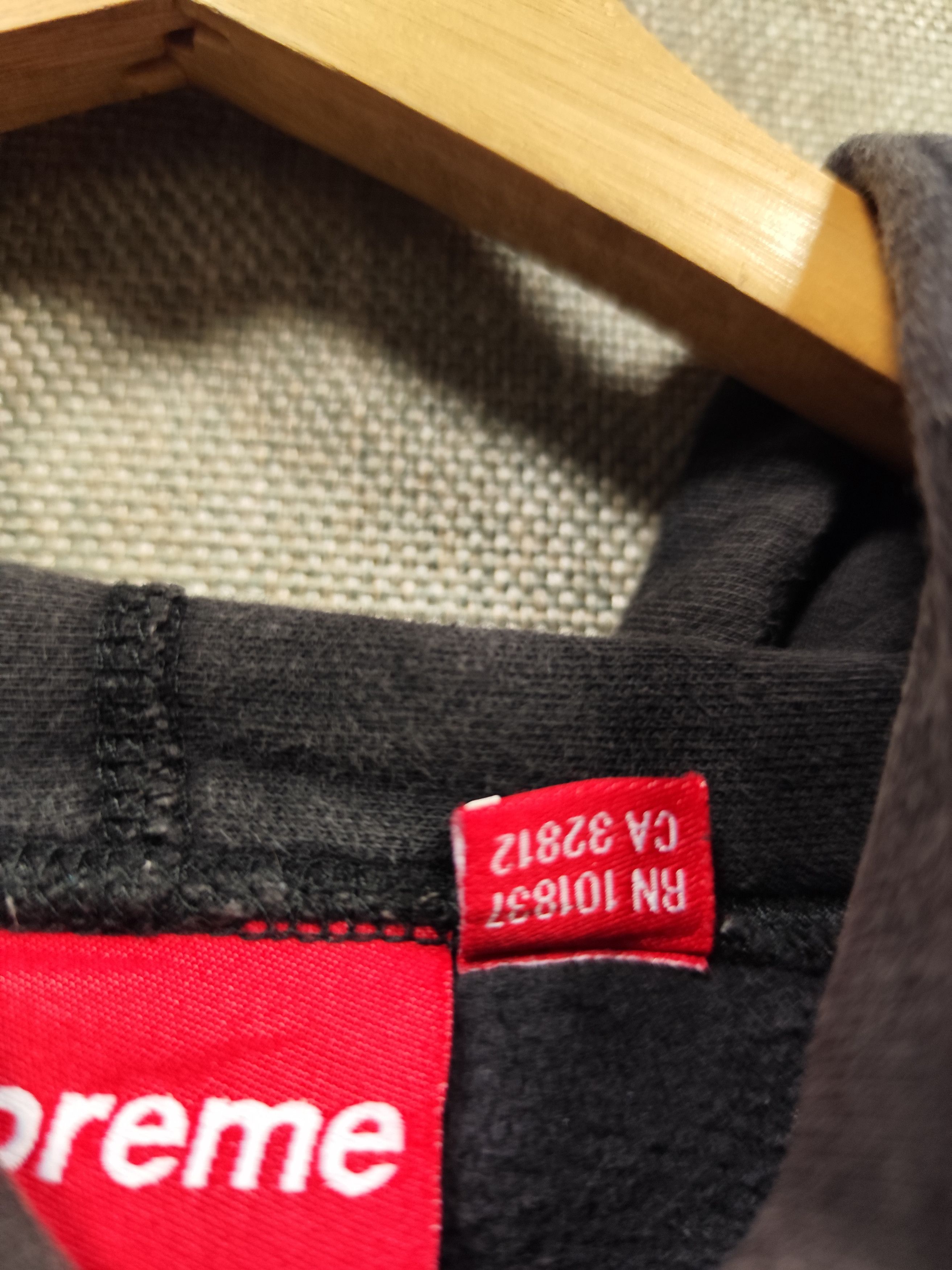 Kaws × Supreme Supreme Kaws box logo hoodie distressed Size US XL / EU 56 / 4 - 7 Thumbnail