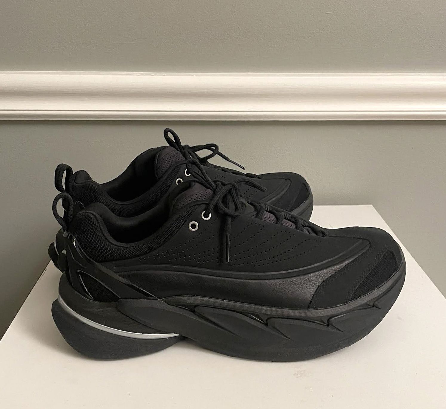 Hoka Hoka Elevon X Size US 10.5 / EU 43-44 - 1 Thumbnail