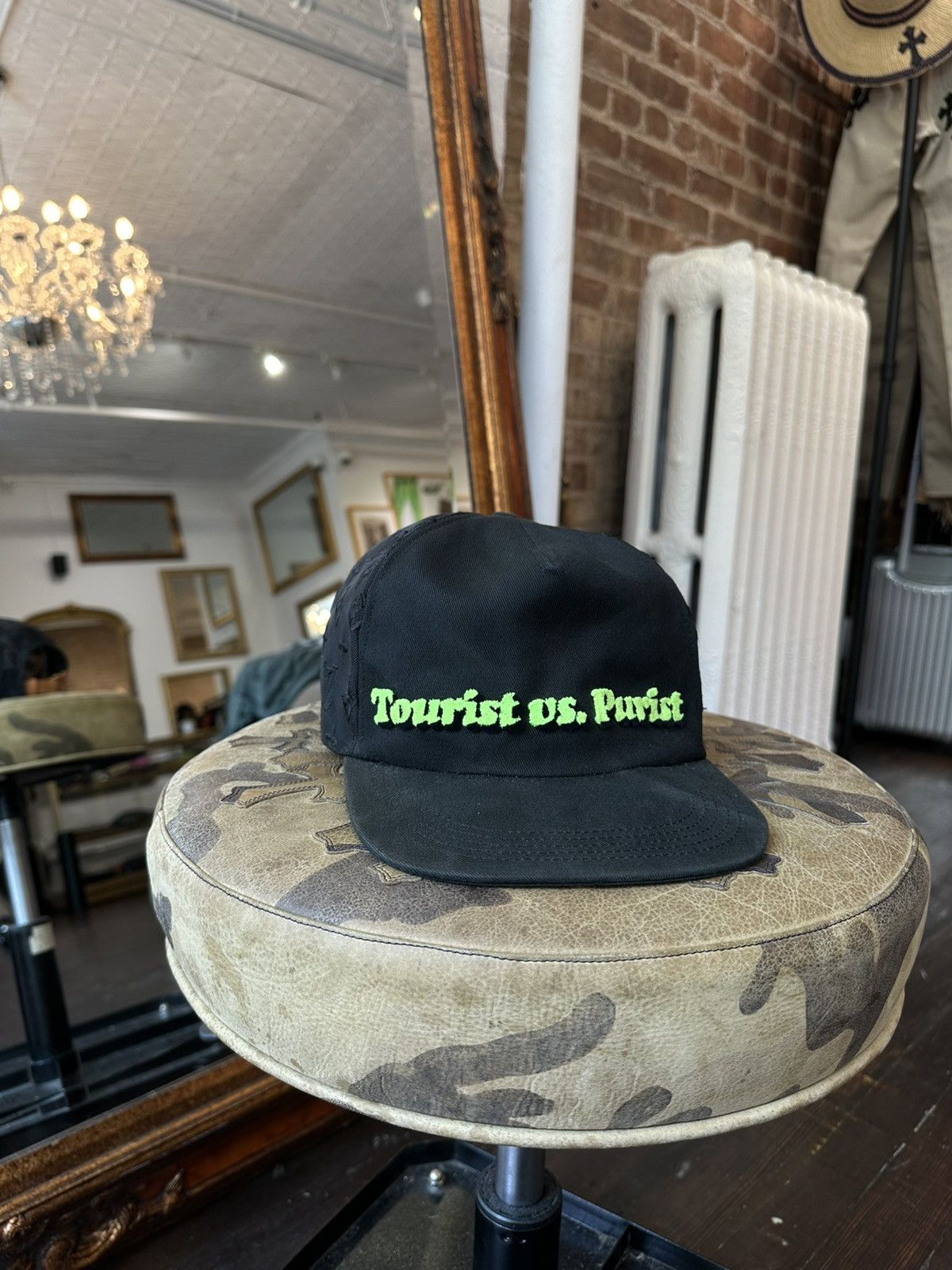 Louis Vuitton Tourist vs Purist Trucker Hat Size ONE SIZE - 1 Thumbnail