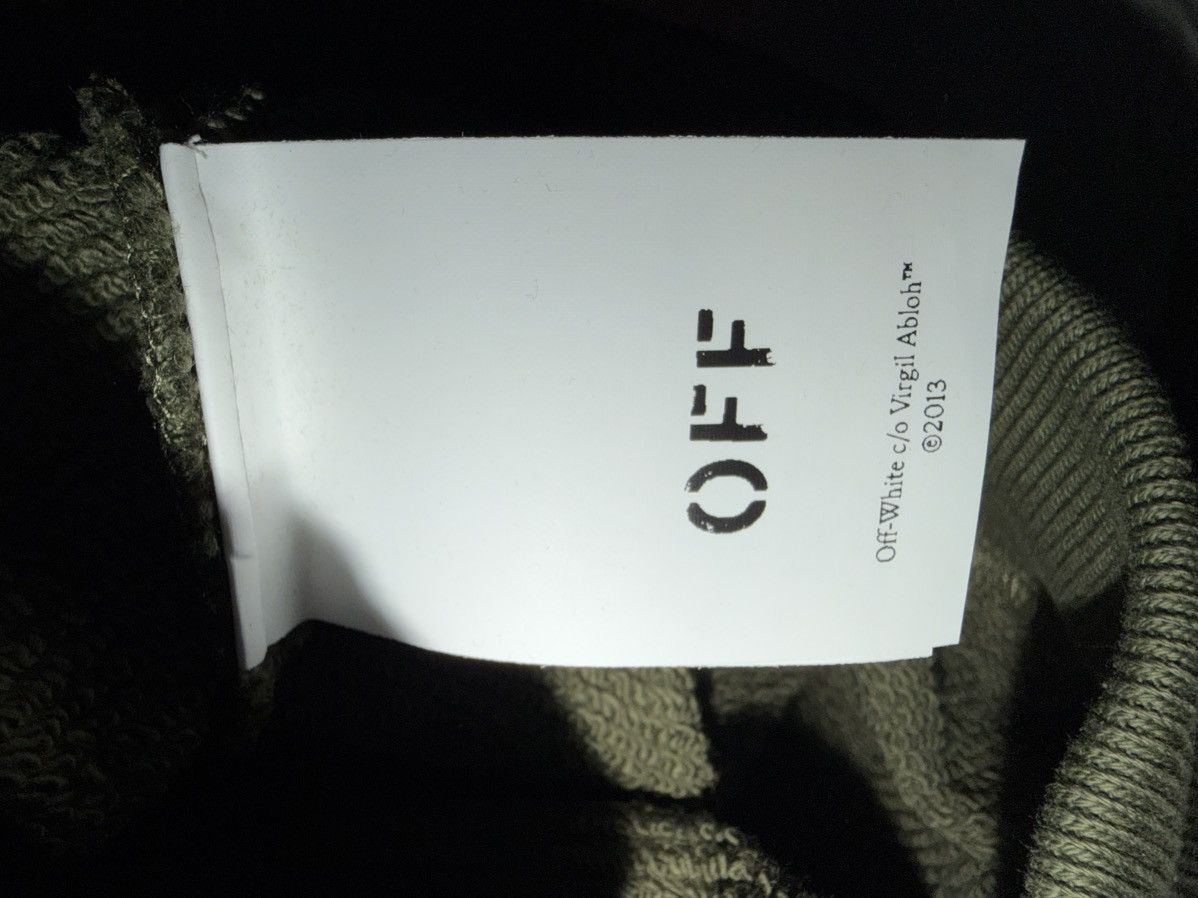 Off-White Off-White Spray Arrow Skate Crewneck Winter Moss Size L Size US L / EU 52-54 / 3 - 4 Thumbnail