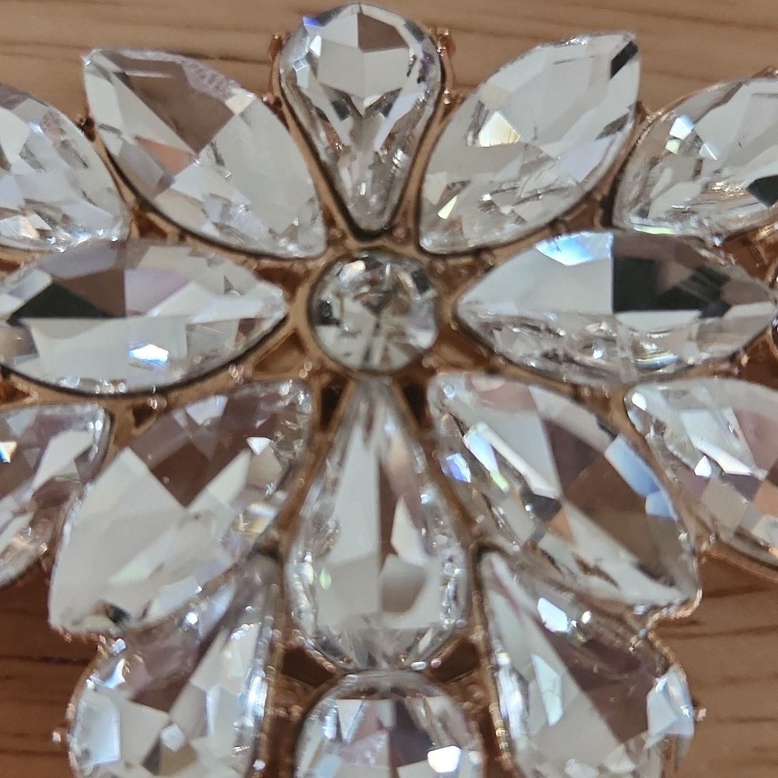 Other ELEGANT ☆ CRYSTAL & GOLDTONE ☆ FLOWER SHOE CLIPS ☆ NIP Size US 4.5 / IT 34.5 - 11 Thumbnail
