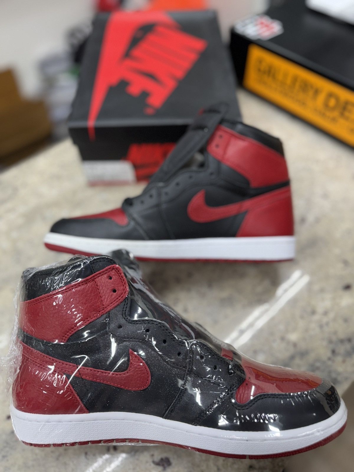 Jordan Brand Jordan Retro Banned 1s Size US 11 / EU 44 - 2 Thumbnail