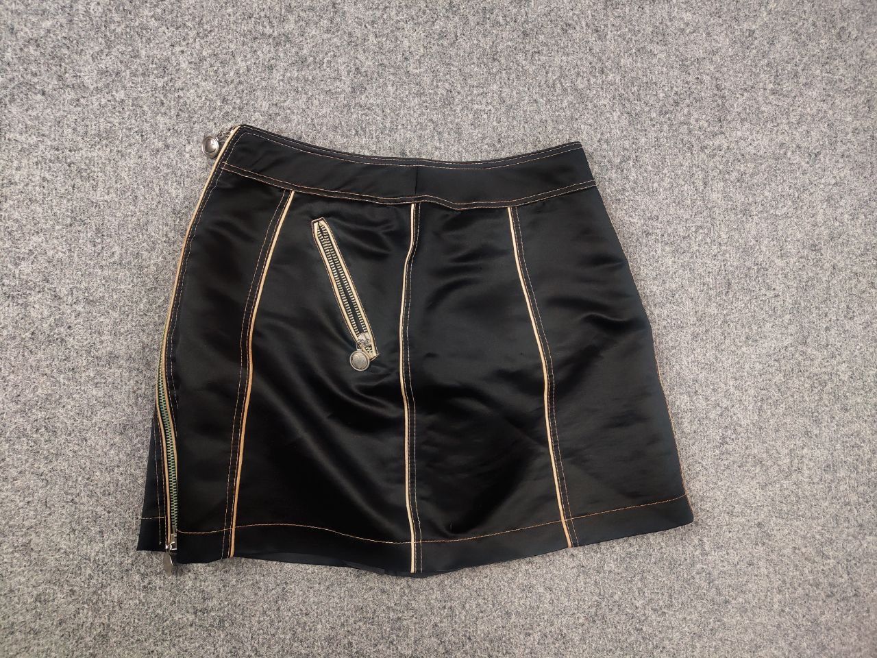 Moschino Vintage 90's Moschino shiny mini skirt heart-shaped zip Y2K Size 30" / US 8 / IT 44 - 11 Thumbnail