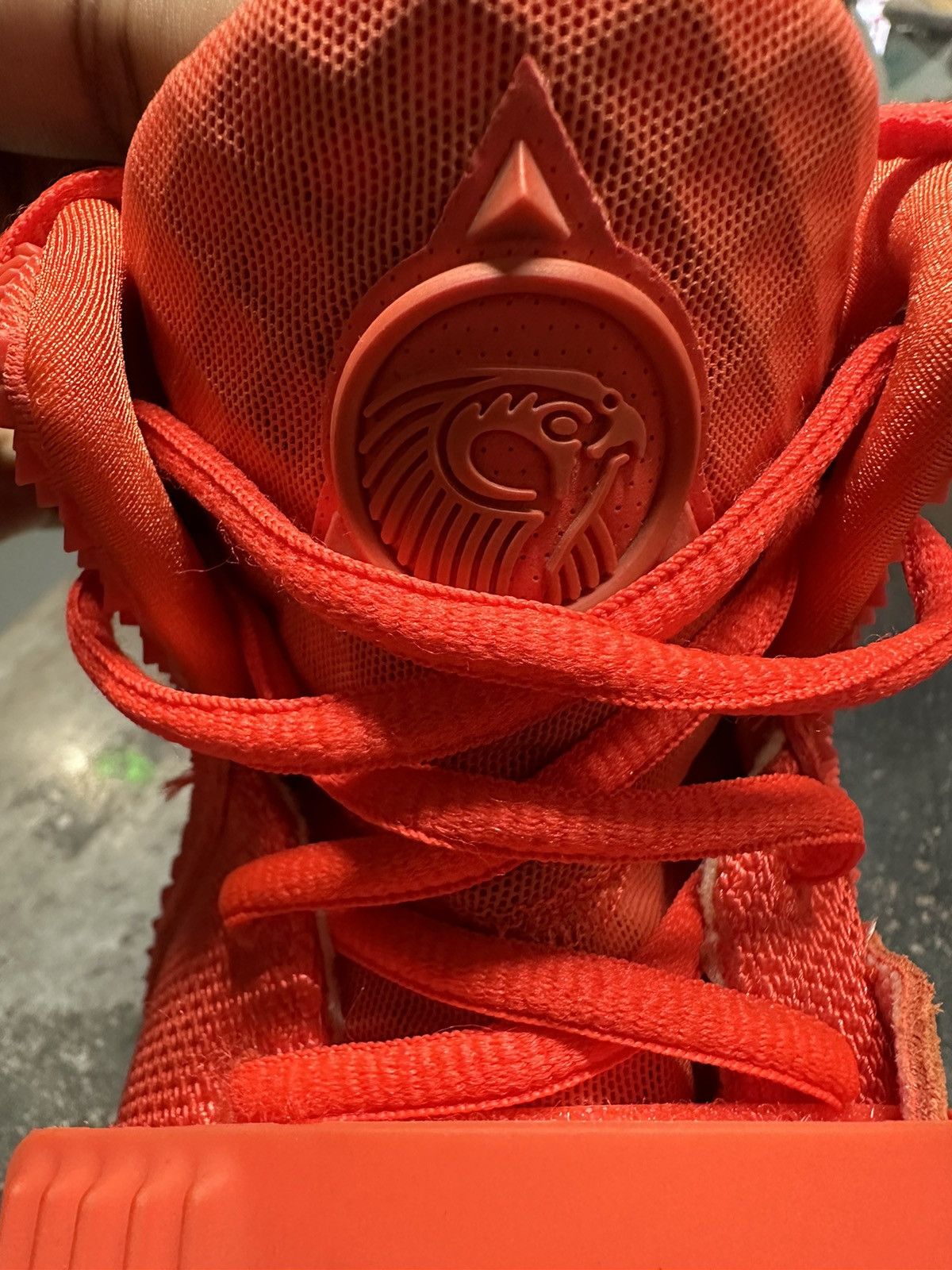 Kanye West × Nike Nike Air Yeezy 2 Red October’s Size US 9 / EU 42 - 6 Thumbnail