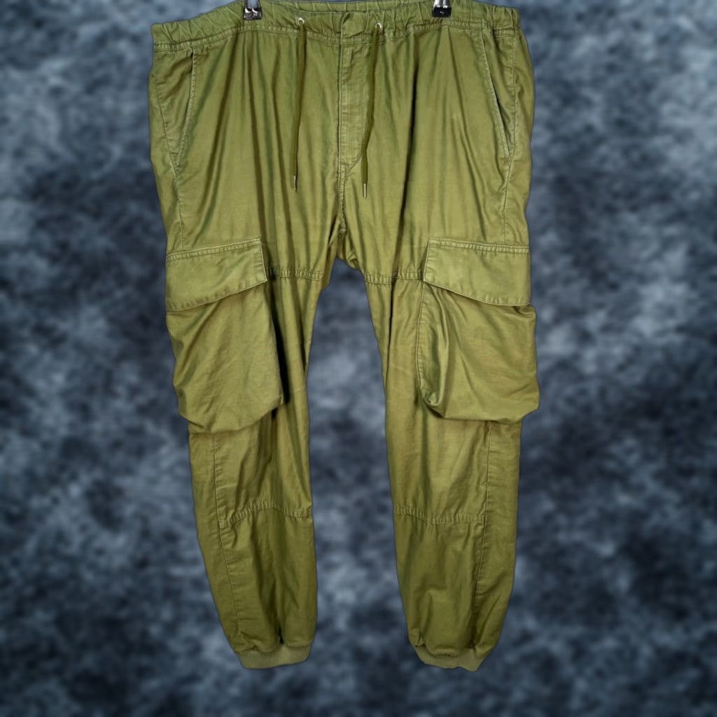 Olive Luker Tokyo Mens XL Olive Green Tapered Cargo Jogger Pants Cotton Front Logo Pockets 28in Inseam Adjustable Rise Mid Vintage No Size US 36 / EU 52 - 1 Thumbnail