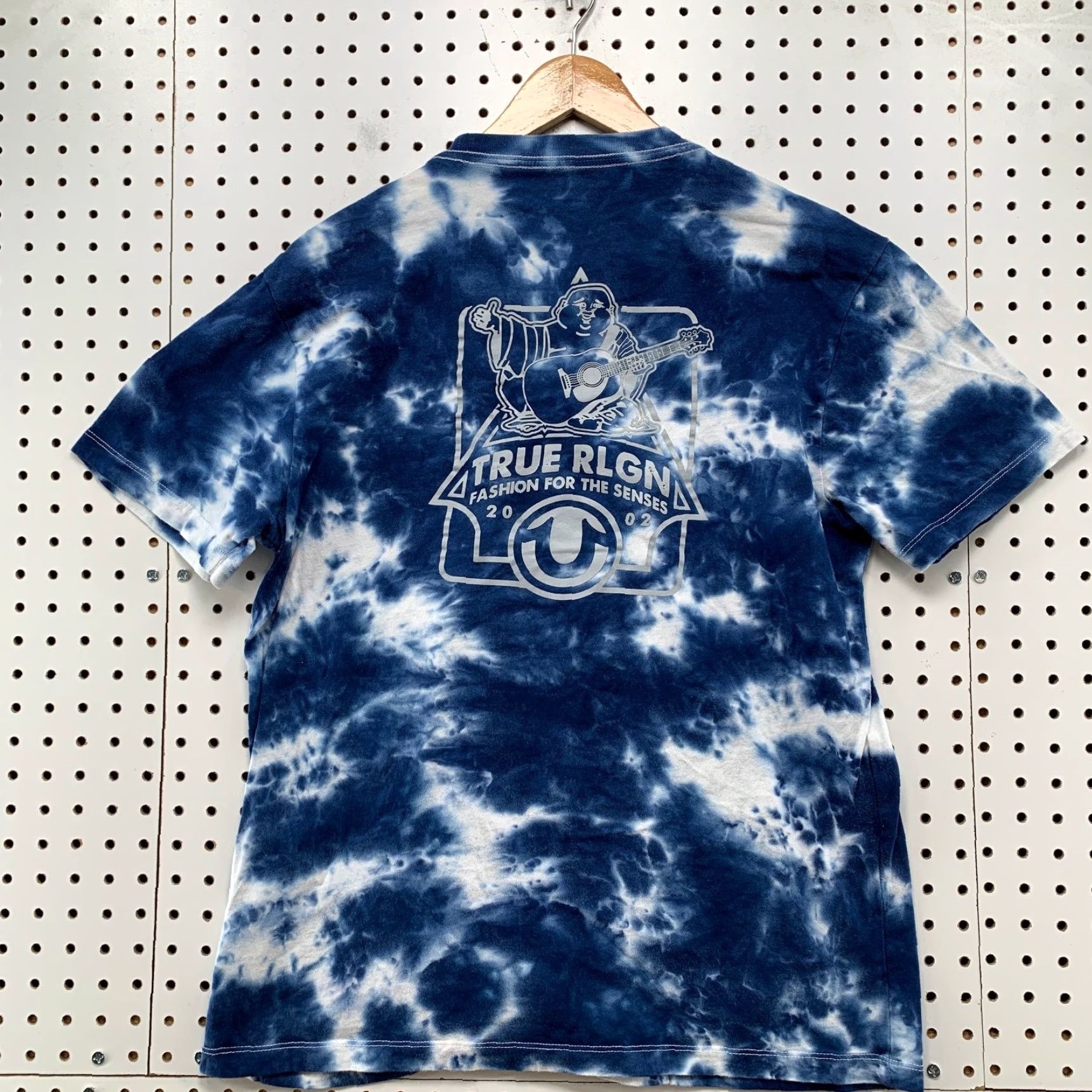 True Religion VINTAGE? (No) True Religion Shirt Mens Large Blue Tie Dye Hip Hop Logo Graphic Print T-Shirt Short Sleeve Crew Neck Cotton 2020-2029 Size US M / EU 48-50 / 2 - 2 Thumbnail