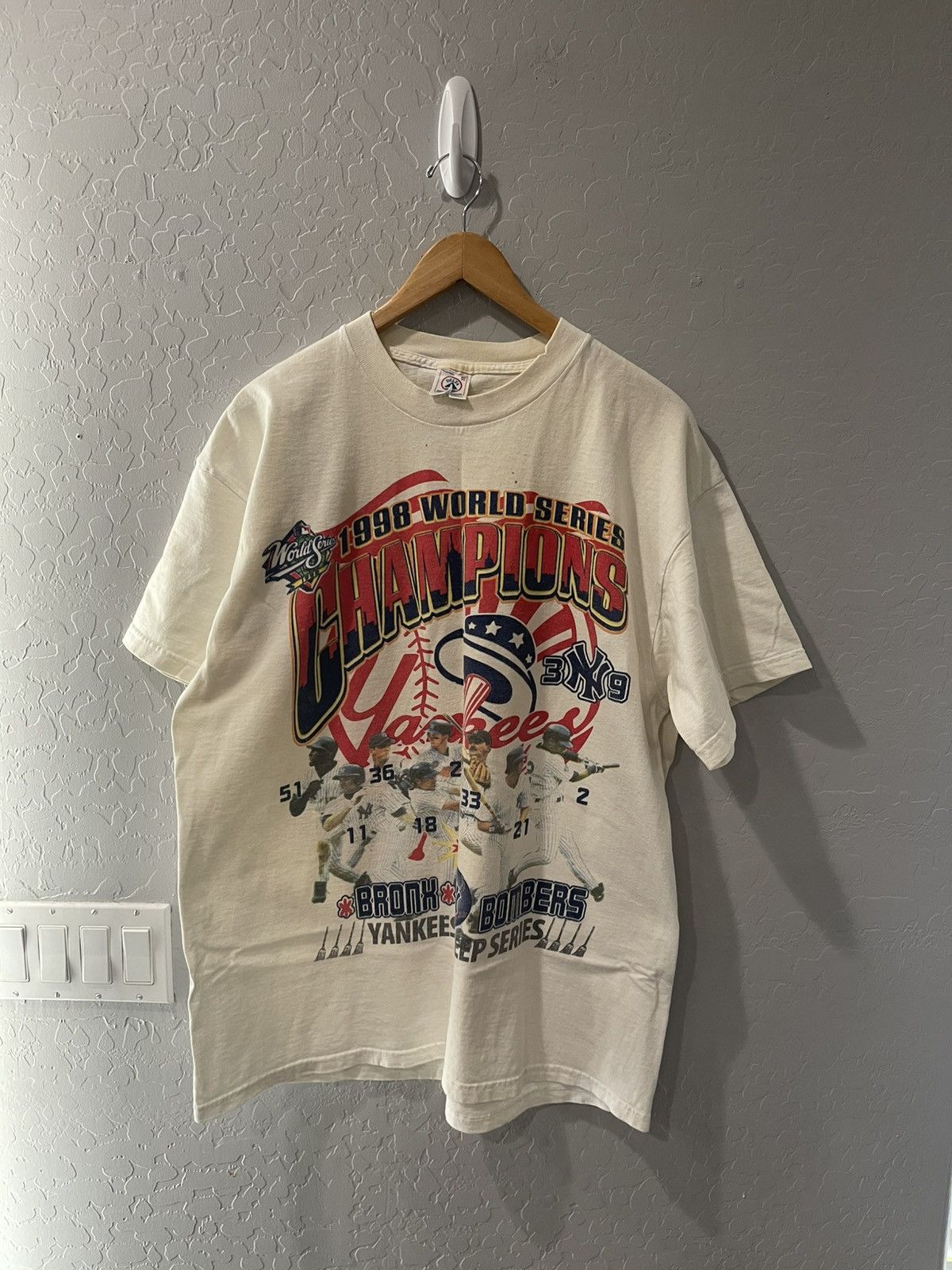 Delta × New York Yankees × Vintage Vintage New York Yankees World Series Champs Team Shirt XL Size US XL / EU 56 / 4 - 1 Thumbnail