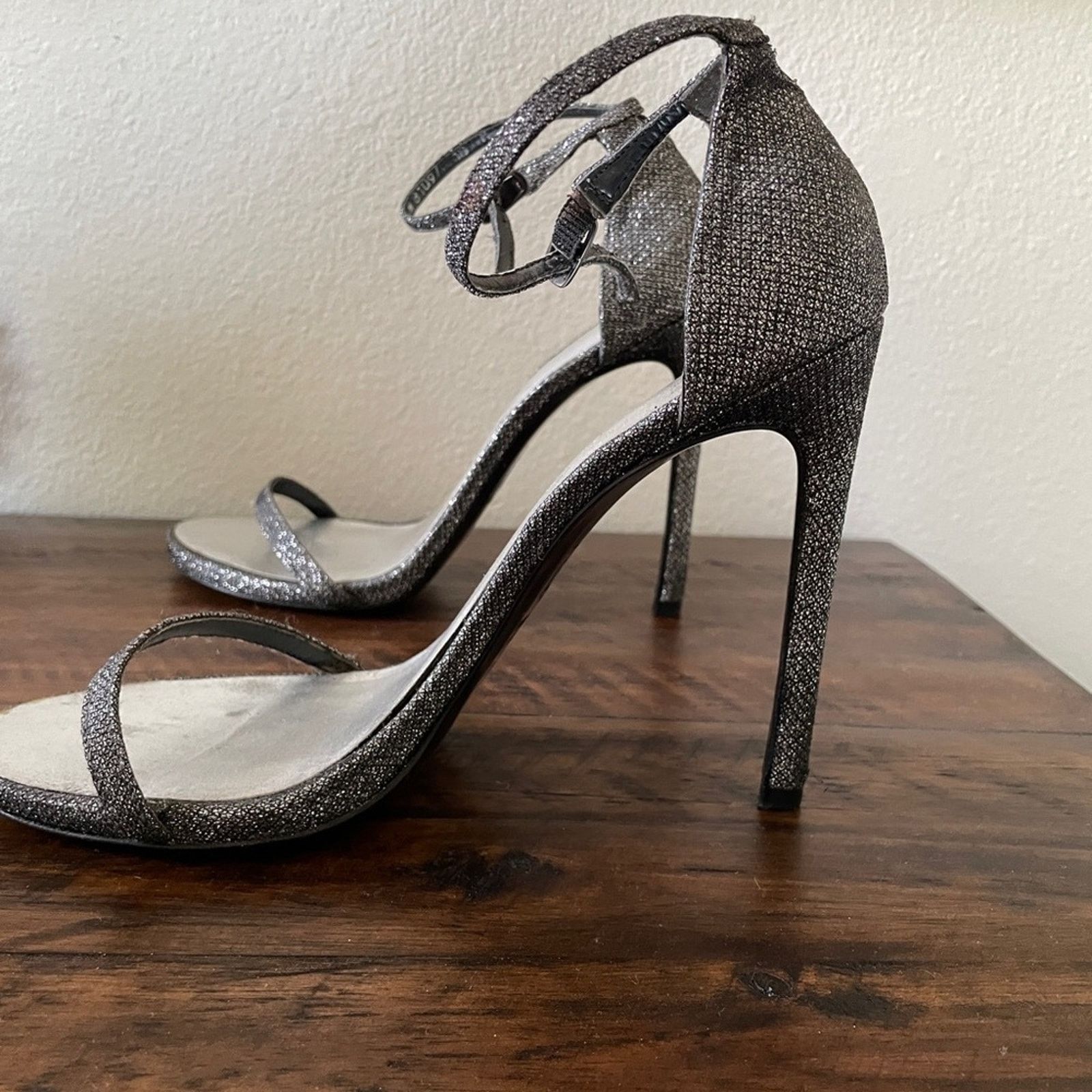 Stuart Weitzman stuart weitzman nudist gray silver sparkly metallic heel Size US 10 / IT 40 - 4 Thumbnail