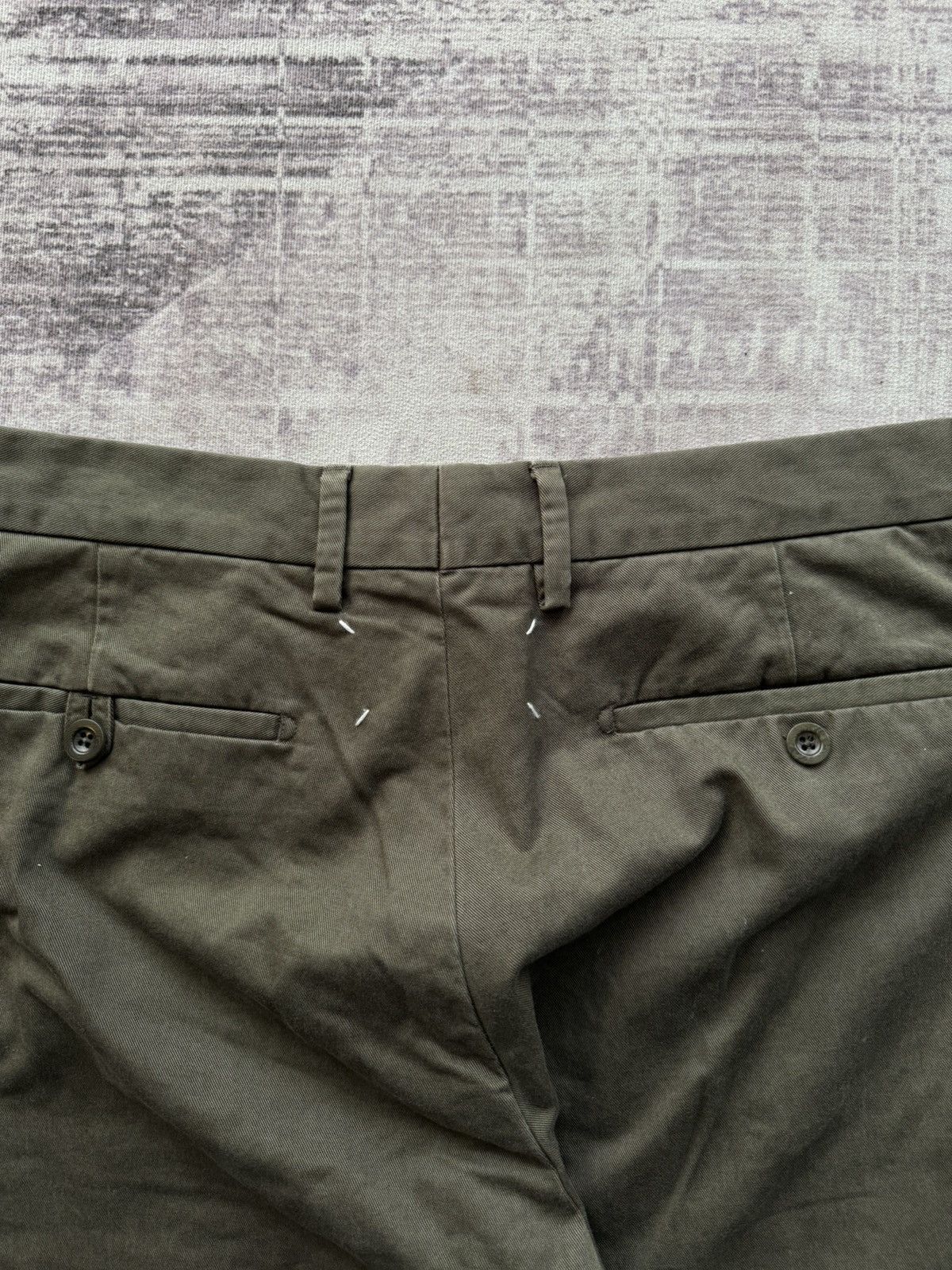 Maison Margiela Maison Margiela Khakis Tapered Pant Size US 34 / EU 50 - 1 Thumbnail