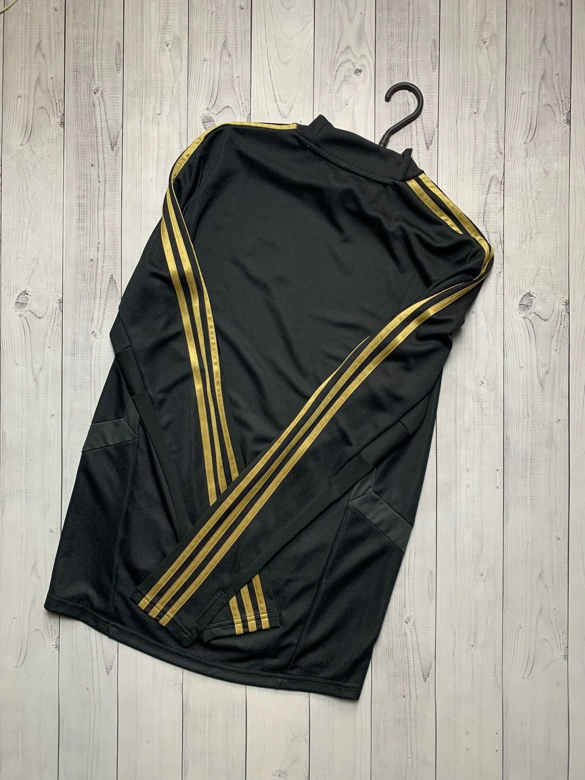 Vintage Vintage adidas Real Madrid soccer sweatshirt gold line S Size US S / EU 44-46 / 1 - 2 Thumbnail