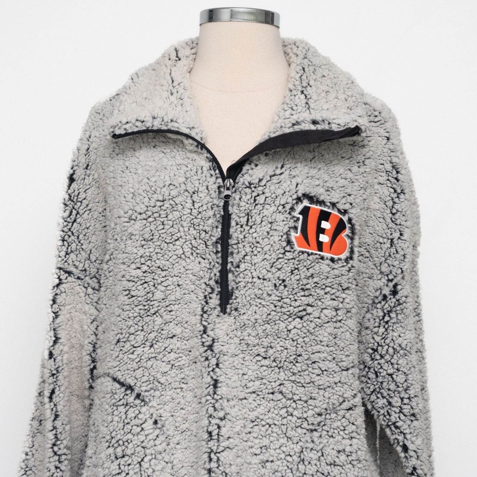 NFL Women's NFL Cincinatti Bangles. Gray Sherpa Pullover Jacket Size XL / US 12-14 / IT 48-50 - 4 Thumbnail