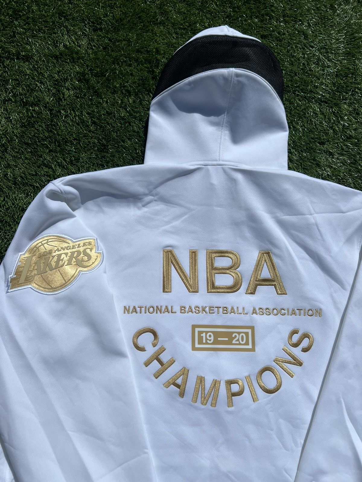 Nike LOS ANGELES LAKERS SHOWTIME "TROPHY RING BANNER" SIZE XL Size US XL / EU 56 / 4 - 4 Thumbnail