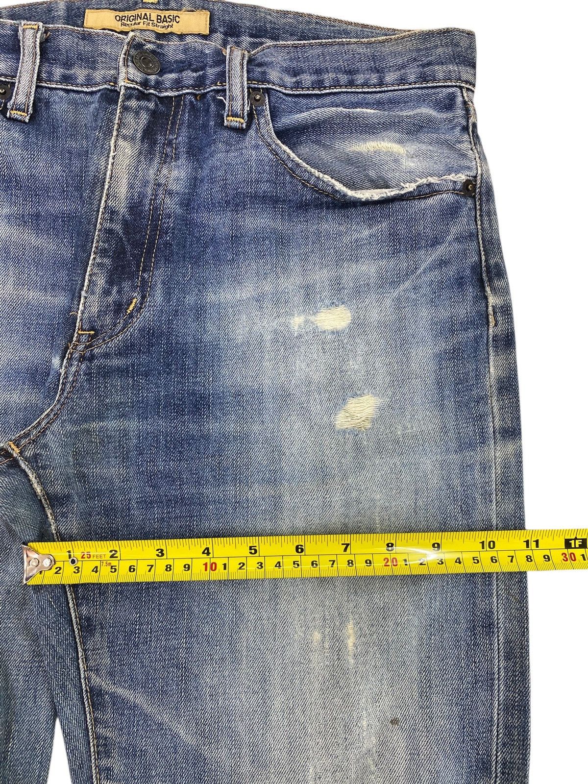 Uniqlo Uniqlo Faded Wash Ripped Style Straight Leg Jeans Size US 32 / EU 48 - 7 Thumbnail