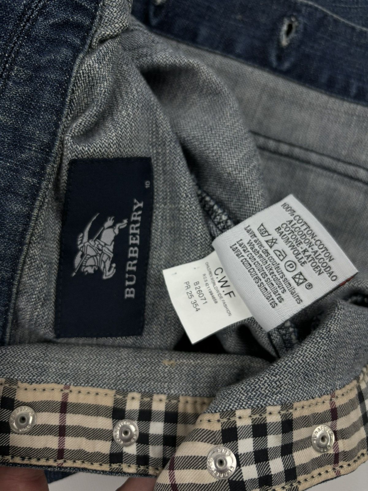 Burberry × Burberry Prorsum × Vintage BURBERRYS Nova Check Trim Denim Blue Trucker Buttons Jacket Jean Crop Bomber XS-S Size XS / US 0-2 / IT 36-38 - 15 Thumbnail