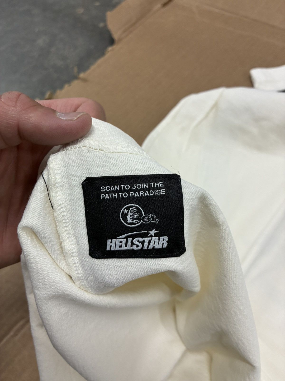 Hellstar classic tee t-shirt white size medium NEW