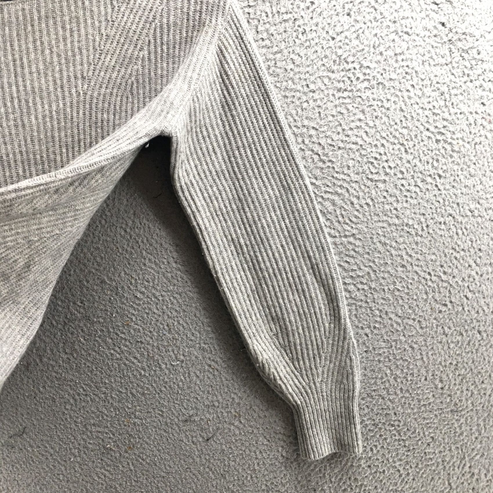 Armani Exchange Armani Exchange Pullover Sweater Womens XXS Grey Wool Blend Knit Long Sleeve Crew Neck Pullover Casual All Seasons Womens Size XXS / US 00 / IT 34 - 4 Thumbnail