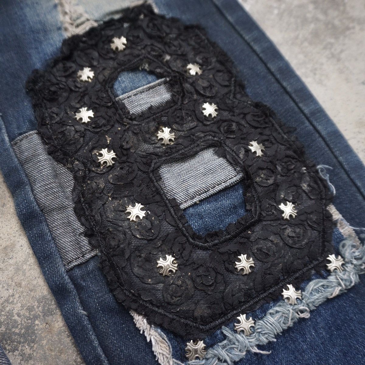 Hysteric Glamour Sosoo distressed Cross studded Jeans Size US 32 / EU 48 - 4 Thumbnail