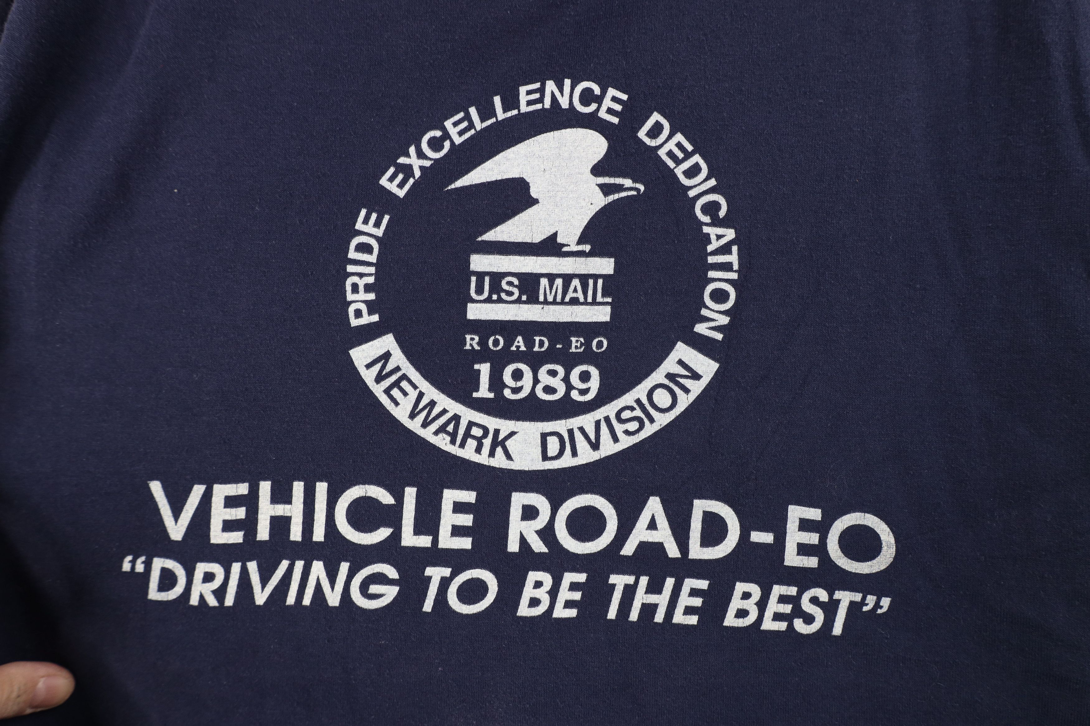 Vintage Vintage 80s US Mail USPS Newark Division T-Shirt Blue USA Size US L / EU 52-54 / 3 - 4 Thumbnail