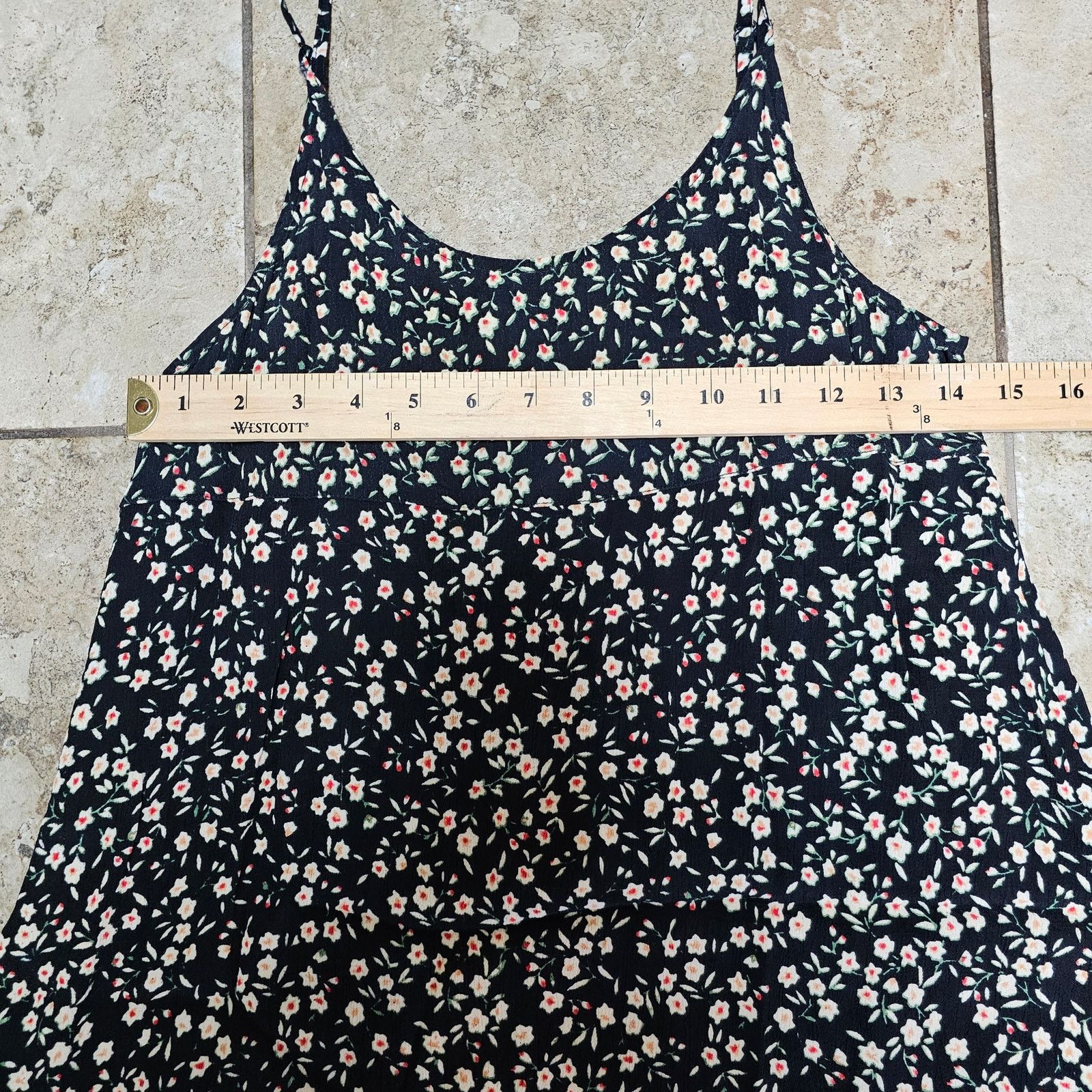 Urban Outfitters Urban Outfitters Black Floral Mini Dress Ruffle Hem sz Small Size S / US 4 / IT 40 - 8 Thumbnail