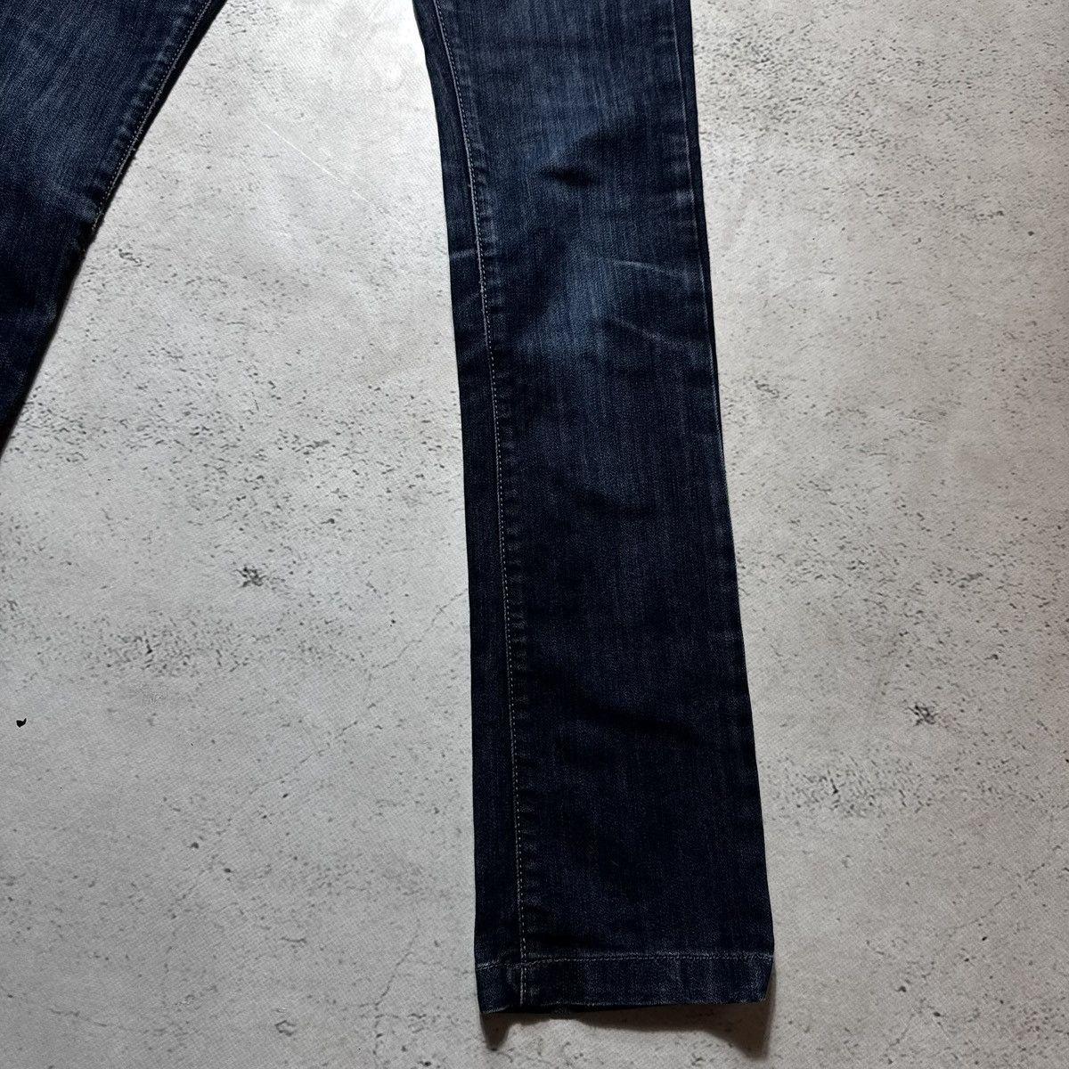 Dolce & Gabbana vintage dolce gabbana skinny jeans with metal logo luxury Size 28" / US 6 / IT 42 - 4 Thumbnail