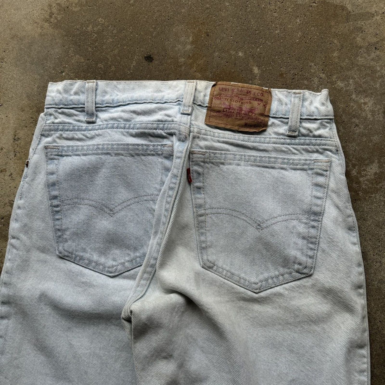 Levi's VINTAGE 90s LEVI'S 550 LIGHT WASH FADED DENIM JEANS 29 Size US 29 - 17 Thumbnail