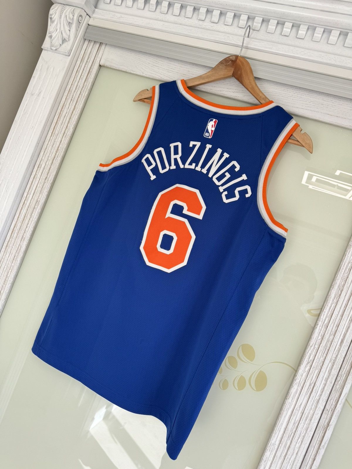 Nike Porzingis #6 New York Knicks Basketball Jersey NBA Shirt Kit Size US M / EU 48-50 / 2 - 3 Thumbnail