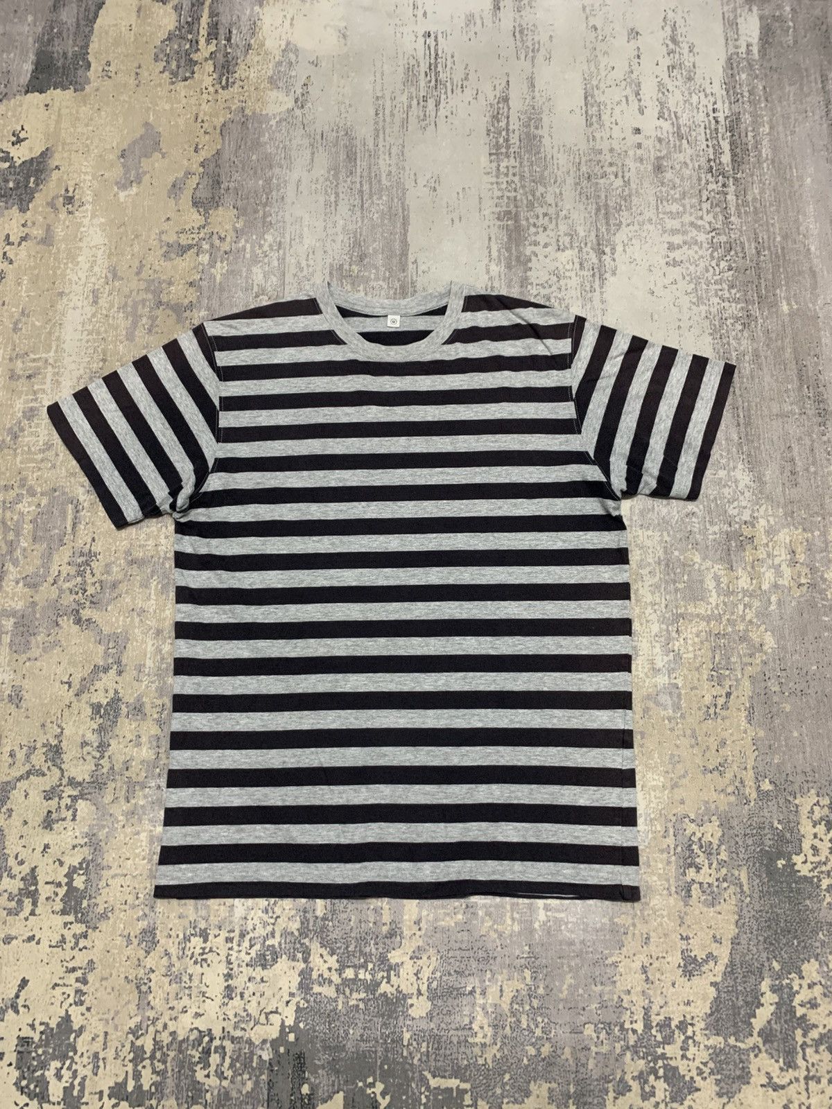 Japanese Brand VINTAGE UNIQLO STRIPED DESIGN TEE Size US M / EU 48-50 / 2 - 1 Thumbnail