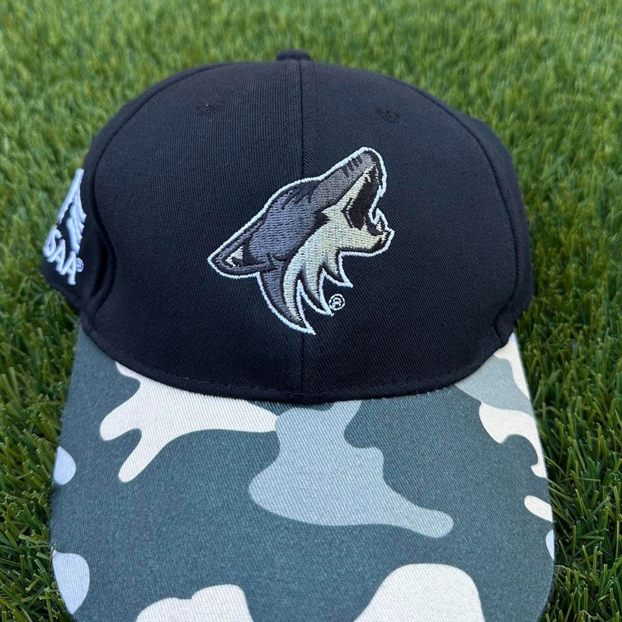 NHL × Vintage Phoenix Coyotes Camo Hat Size ONE SIZE - 2 Thumbnail
