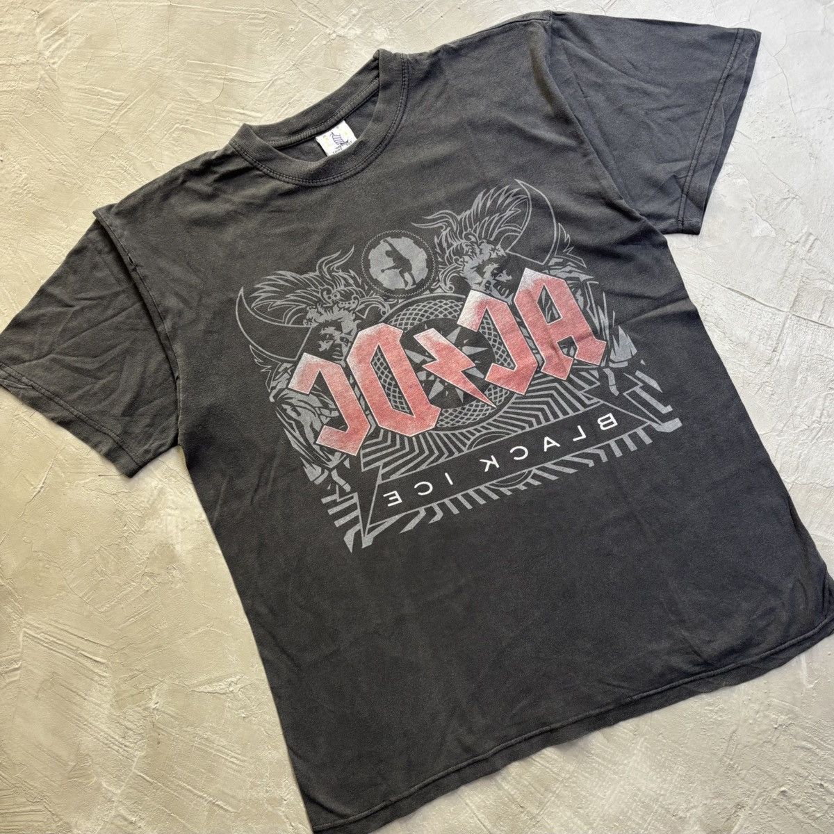 AC/DC Vintage AC/DC "Black Ice" tour t-shirt Size US XL / EU 56 / 4 - 2 Thumbnail