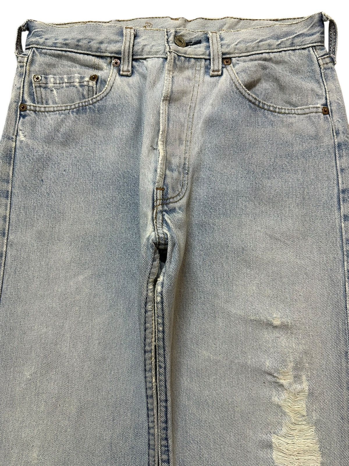 Levi's Vintage Levis Blue Light Wash Distressed Style Jeans Size US 28 / EU 44 - 3 Thumbnail