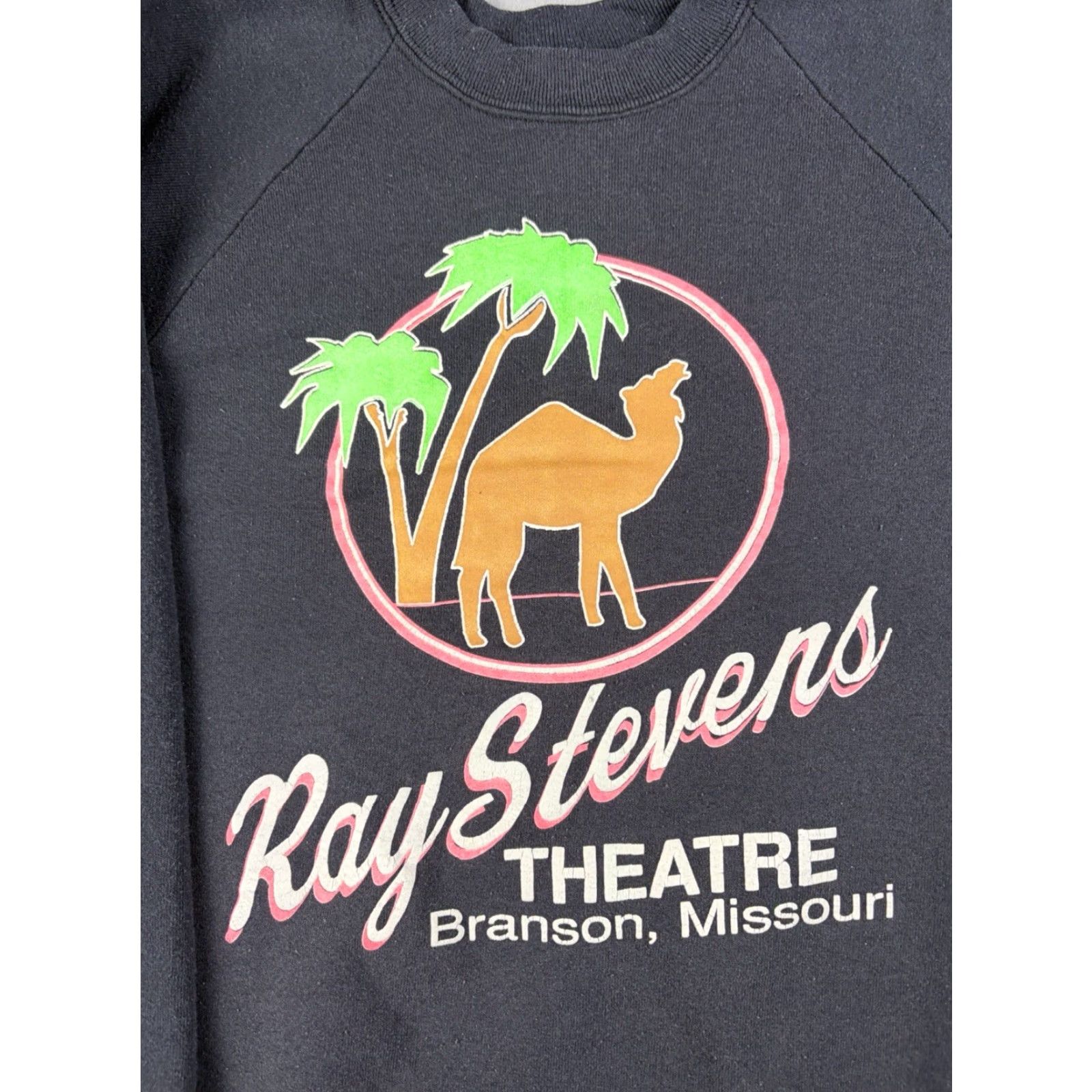 Fruit Of The Loom VINTAGE Ray Steven’s Theatre Sweatshirt Large Black 90s Missouri Branson Cotton Size US L / EU 52-54 / 3 - 2 Thumbnail
