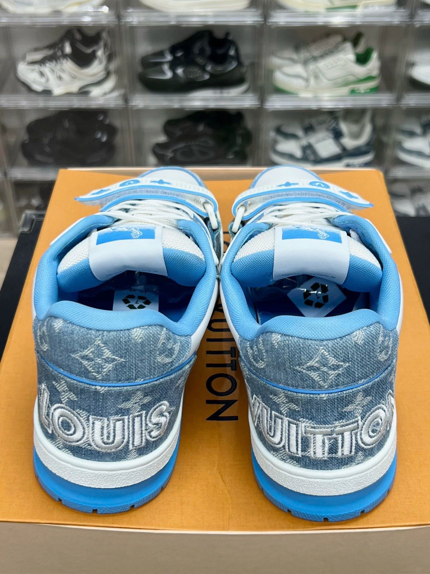 Louis Vuitton lv trainer white blue sneakers UK7.5 Size US 8 / EU 41 - 7 Thumbnail