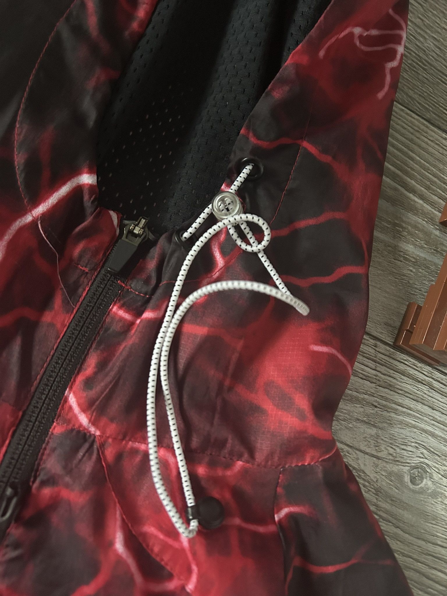 Nike Nike Windbreaker Jacket Red Lightning Print Hooded Vintage Size US S / EU 44-46 / 1 - 8 Thumbnail